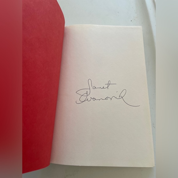 Two for the Dough by Janet Evanovich (1996, Hardcover, Autographed) - Picture 3 of 10